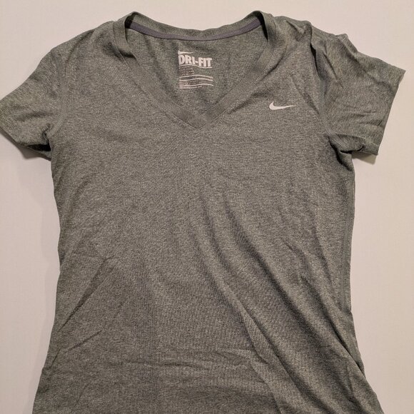 Women's small Nike Dri Fit tee - Picture 1 of 1